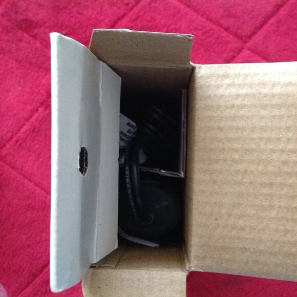 New in Box 200 Watt Thrive Semi-Aquatic Submersible Heater - Picture 5 of 5